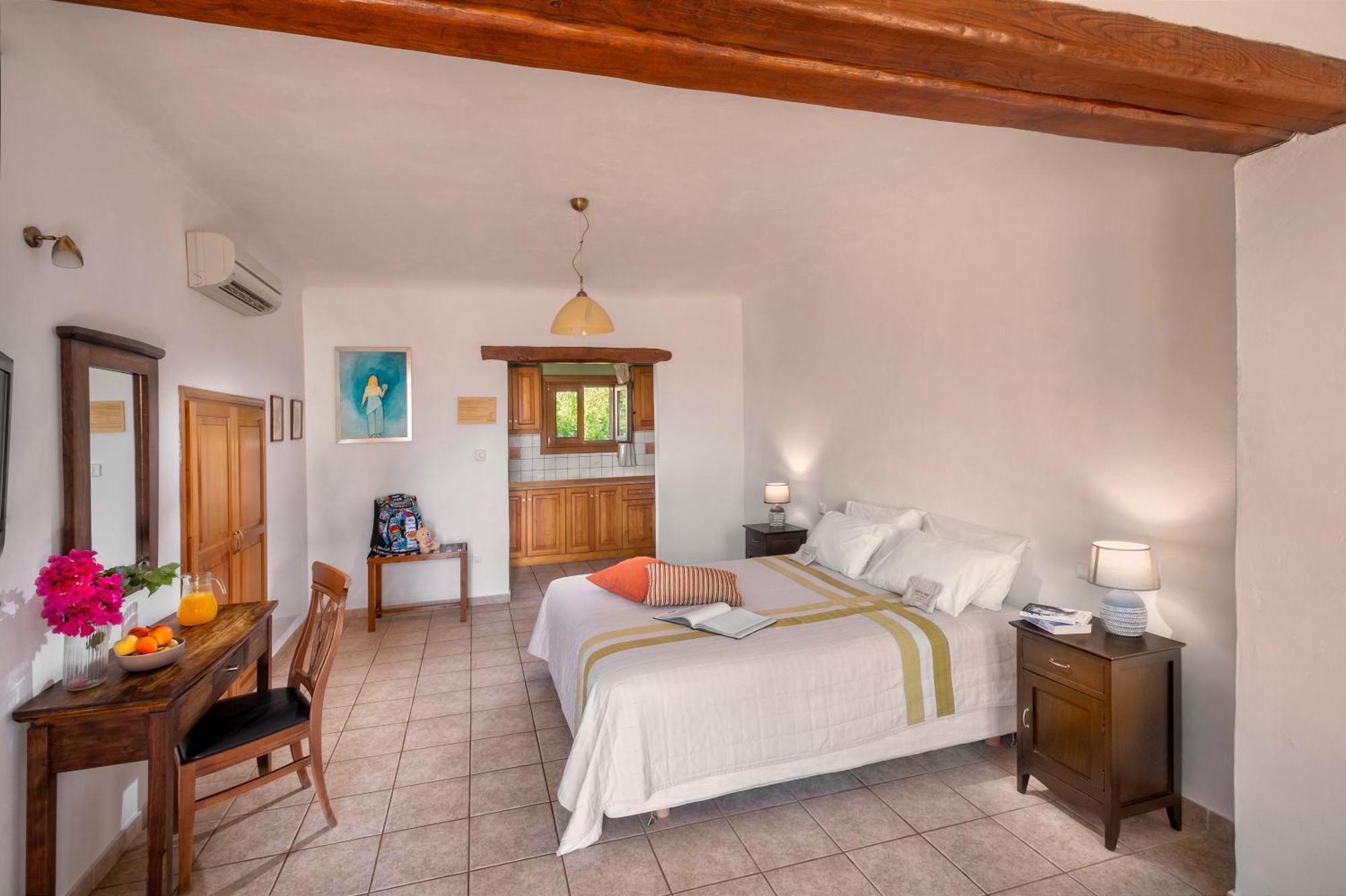 Alkifron Aparthotel 2*