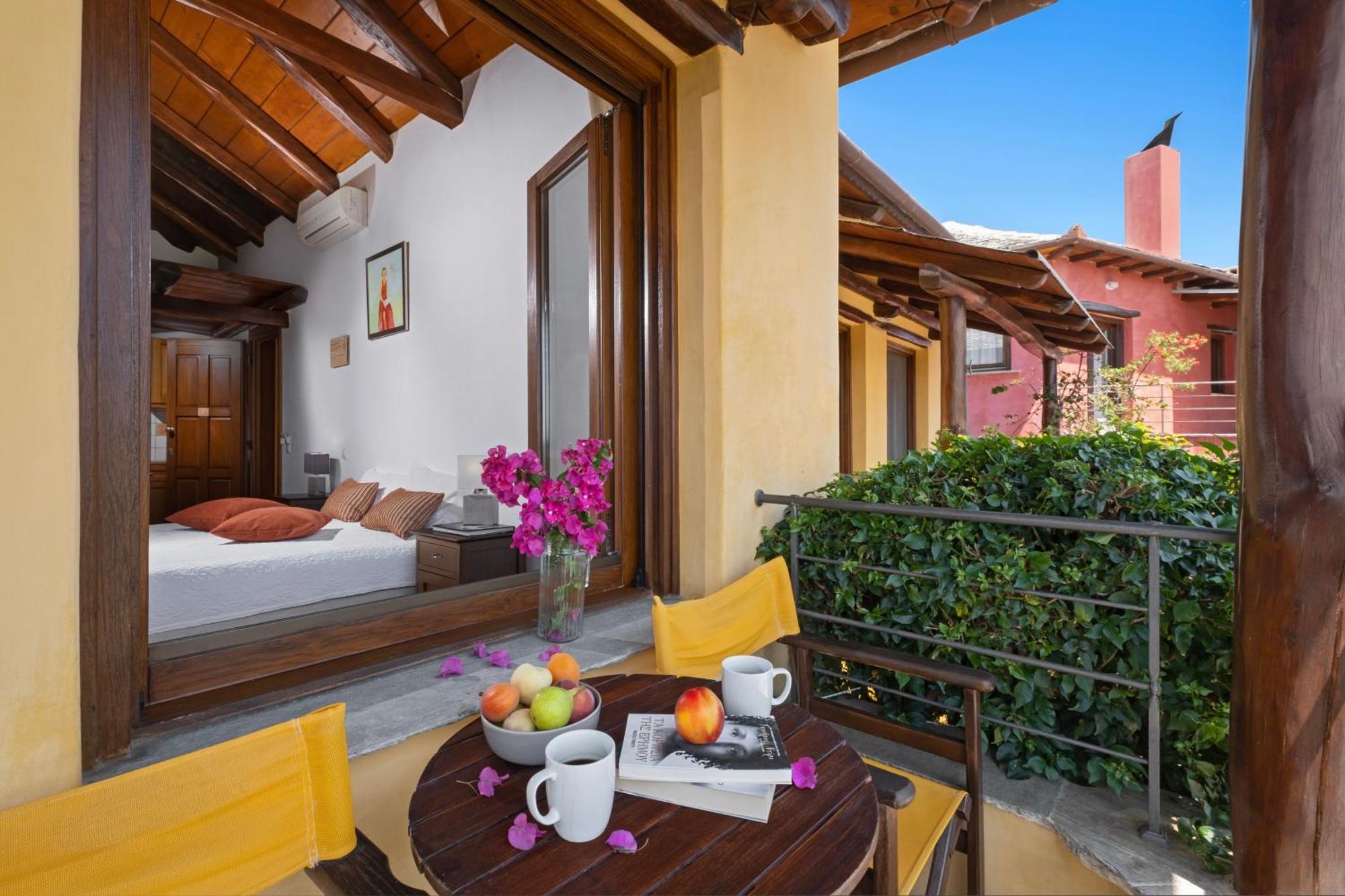 Alkifron Aparthotel