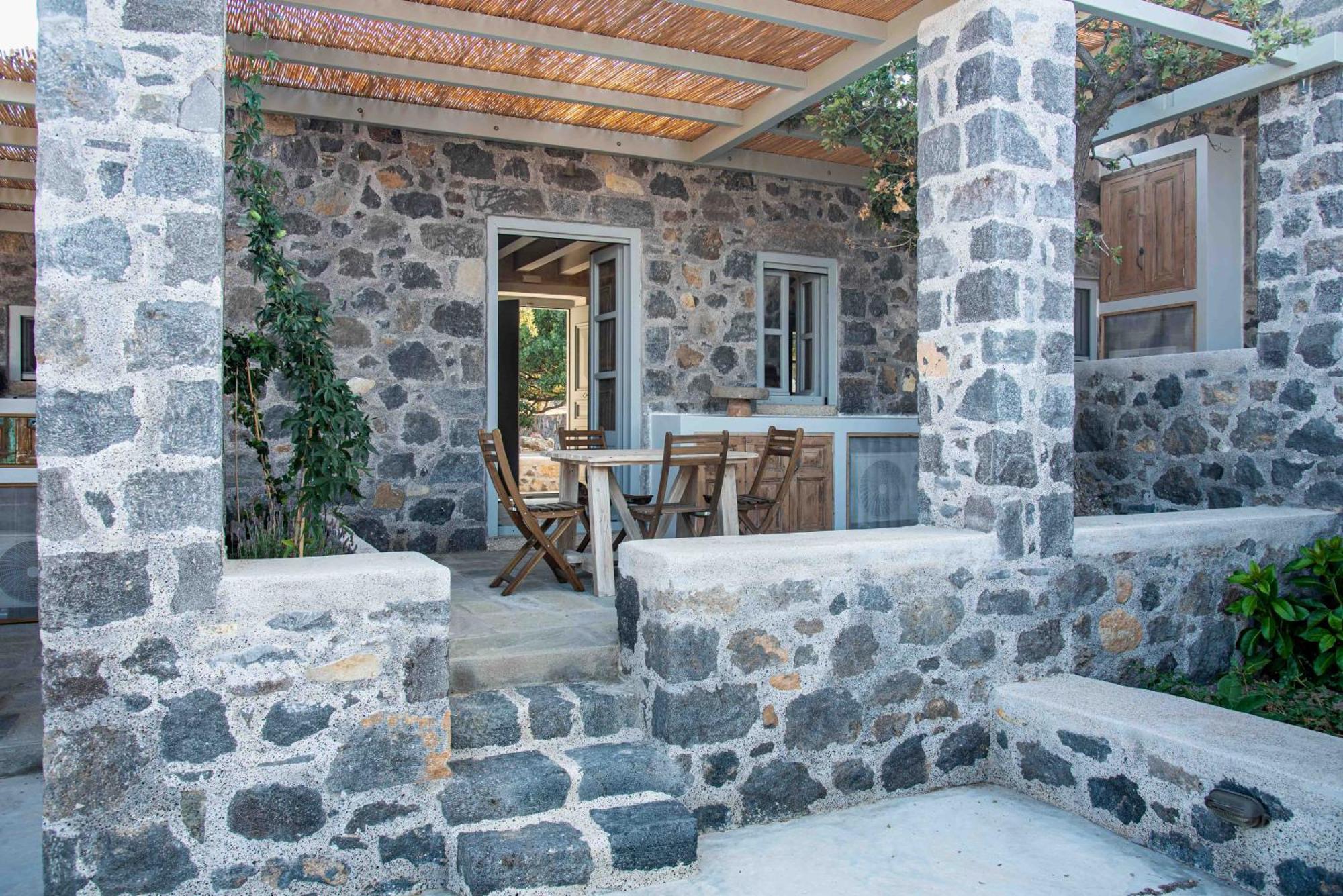 Apartment Pavlaina Complex Of Traditional Residences In Nisyros. Enjoy The Garden And The Sea View *