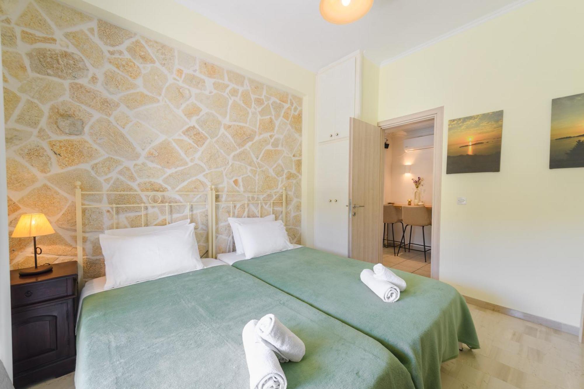 Aparthotel Delfini Agios Georgios Pagon