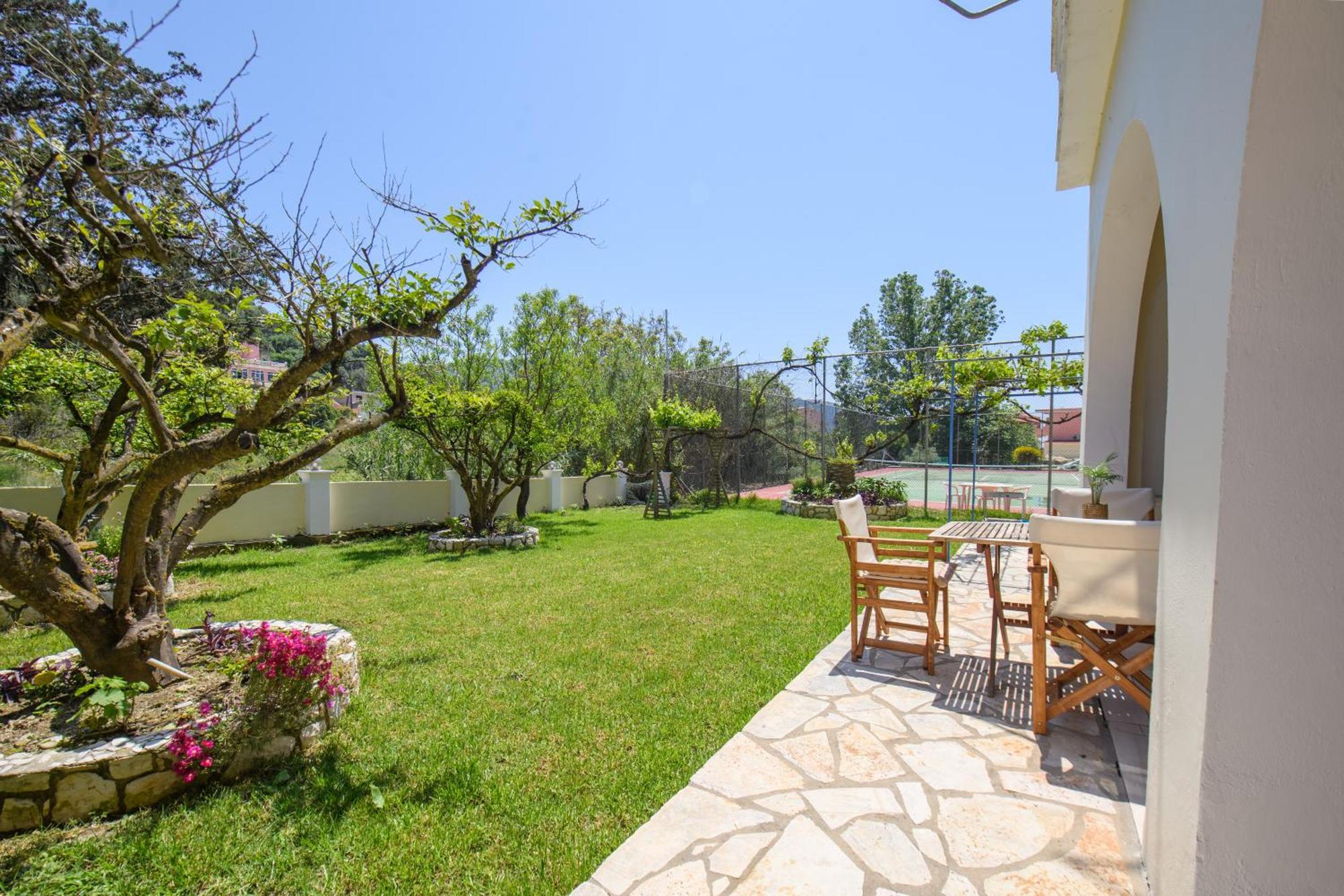 Delfini Aparthotel