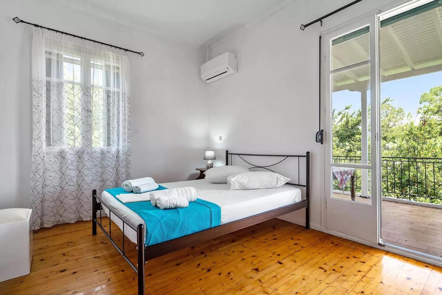 Apartment Woodpecker House Lefkada