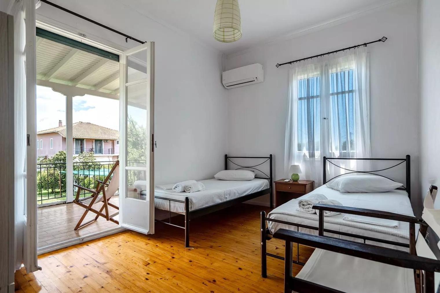 Woodpecker House Lefkada Apartment