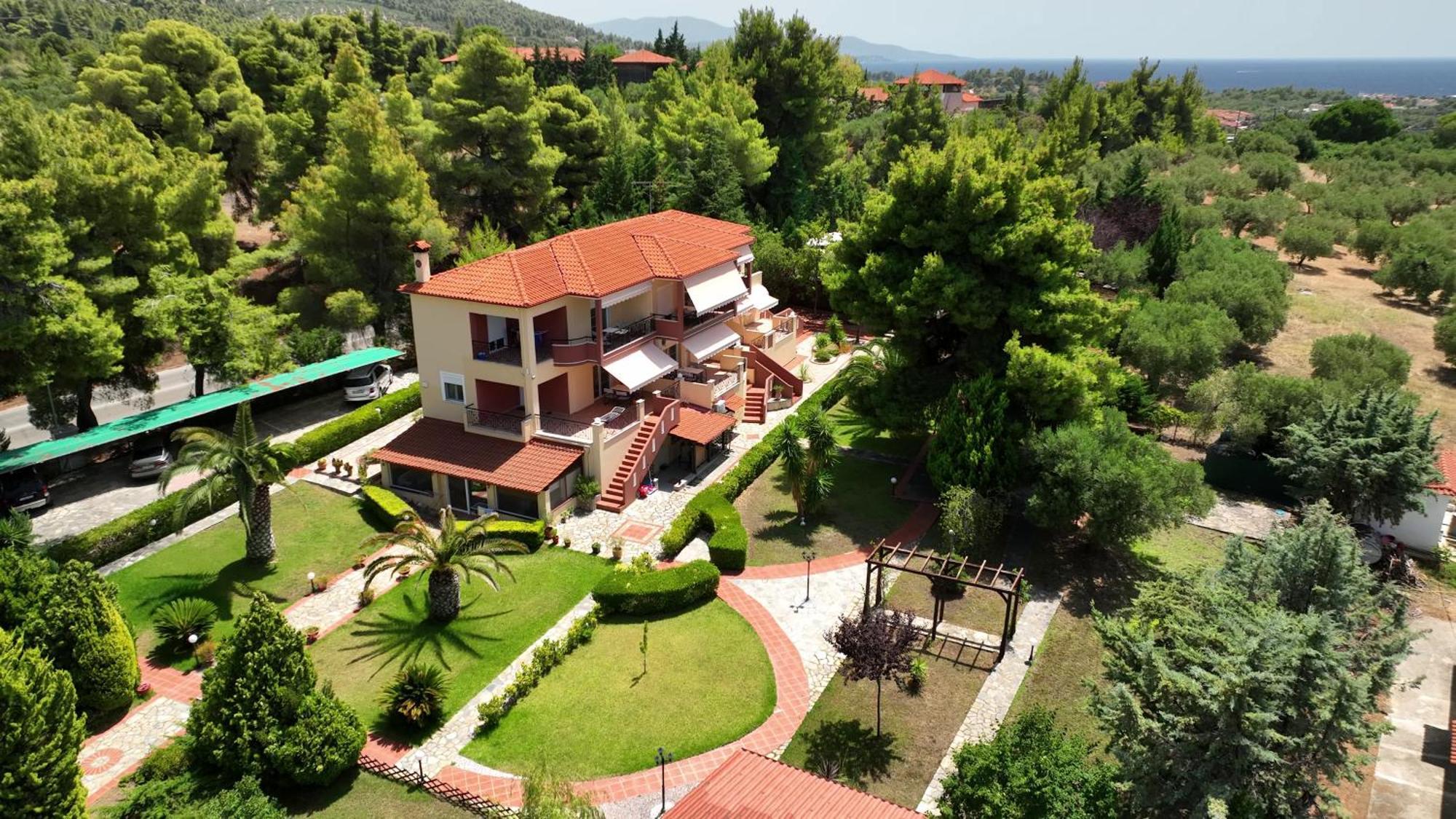 Agrili Apartments & Rooms Aparthotel