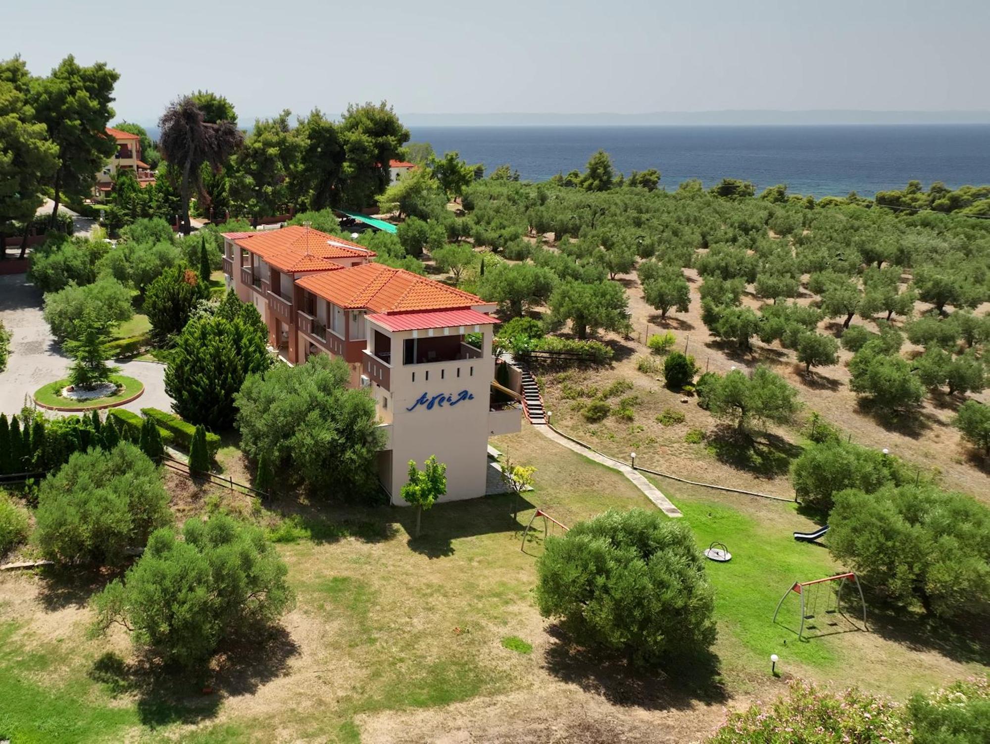 Agrili Apartments & Rooms Elia Nikitis