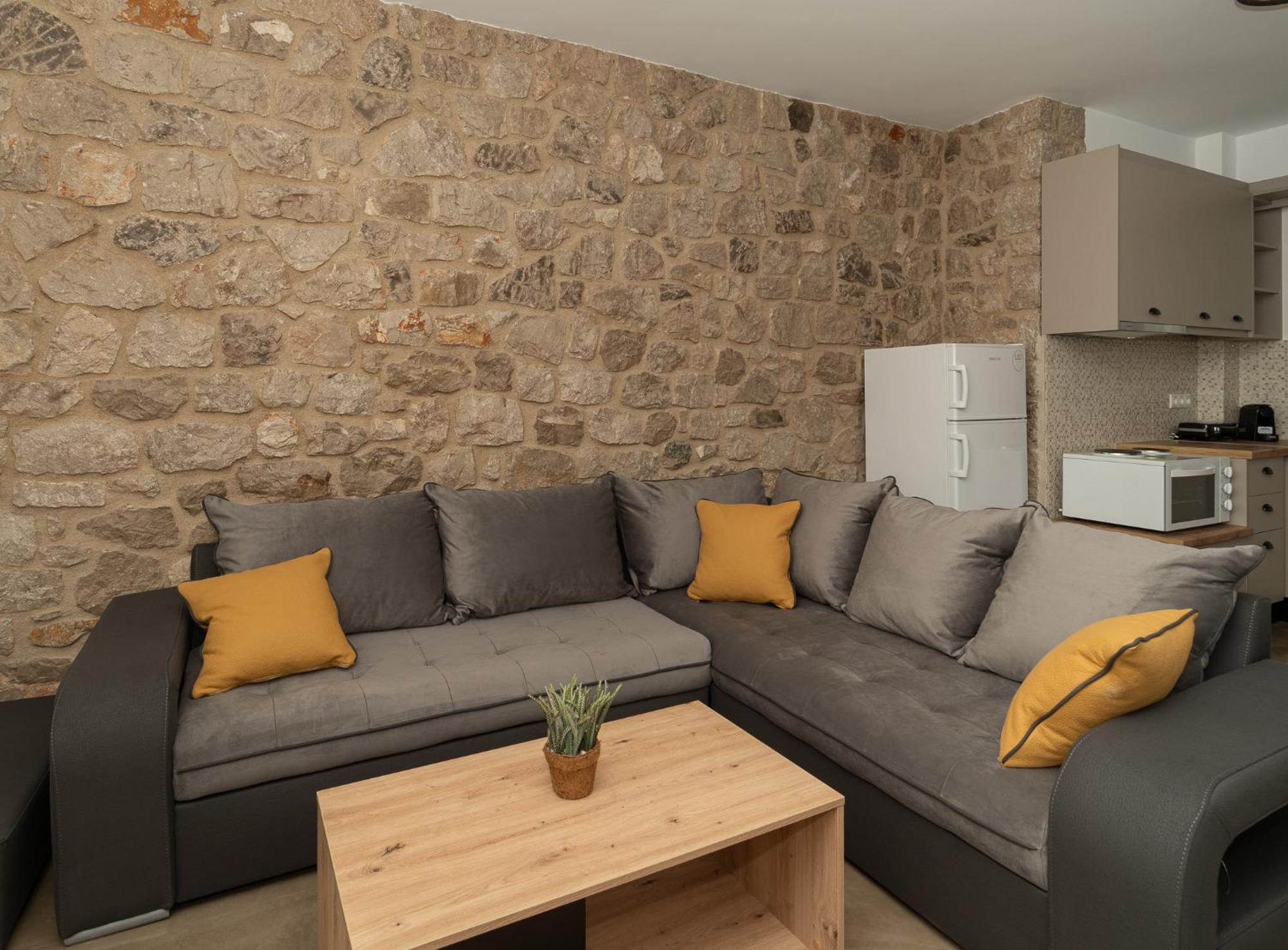 Lithos