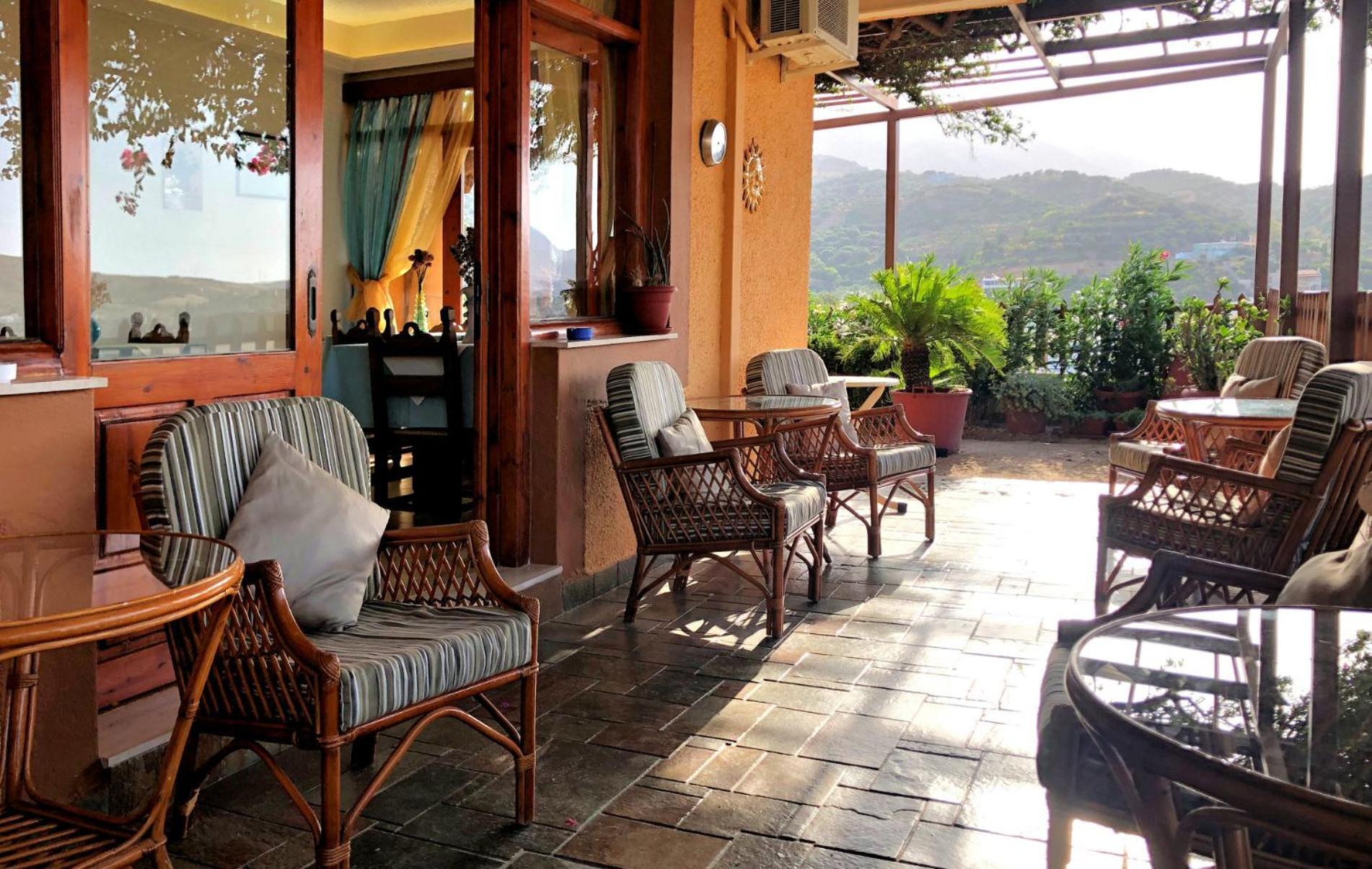 Lappa Hotel *