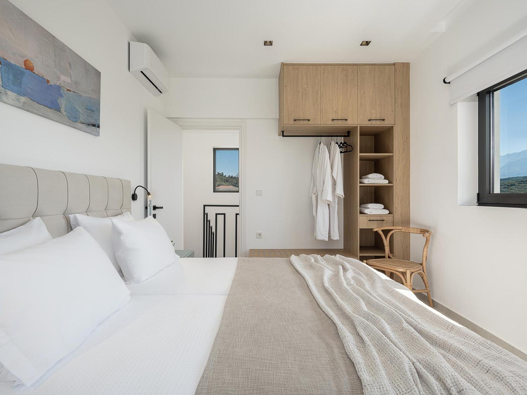 Avrilia Seaside Heated Pool Villa *
