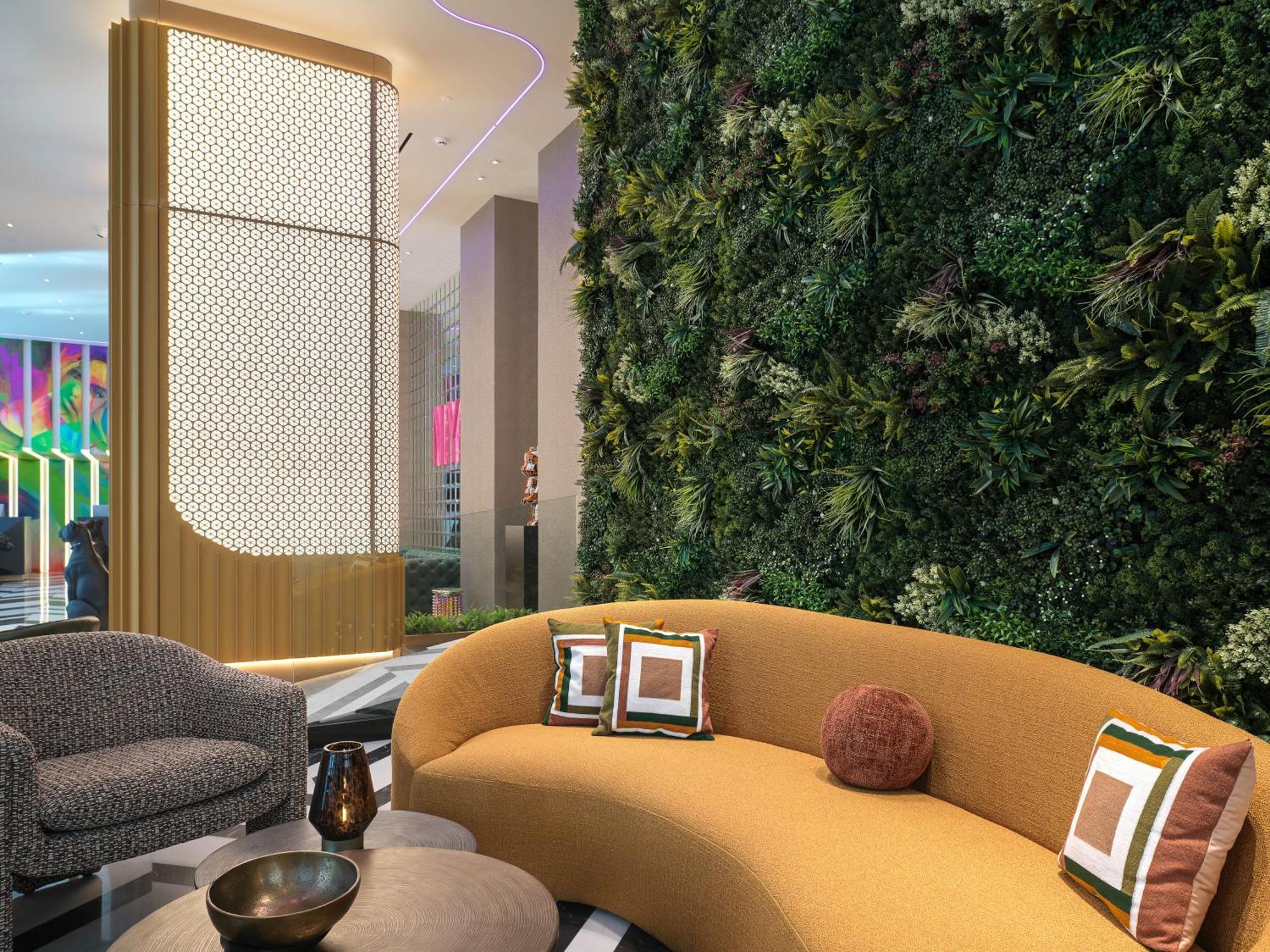 Nyx Esperia Palace By Leonardo 5* Athens