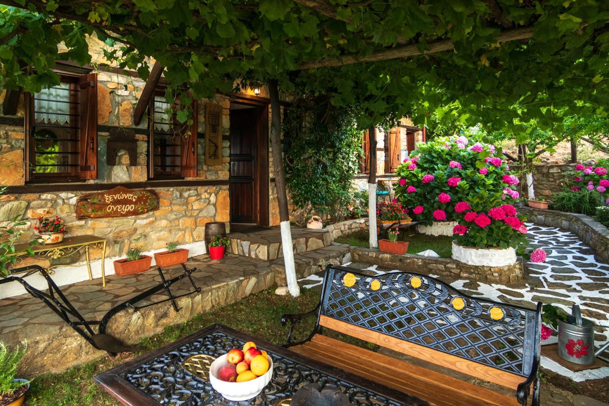 Oneiro Guest house *