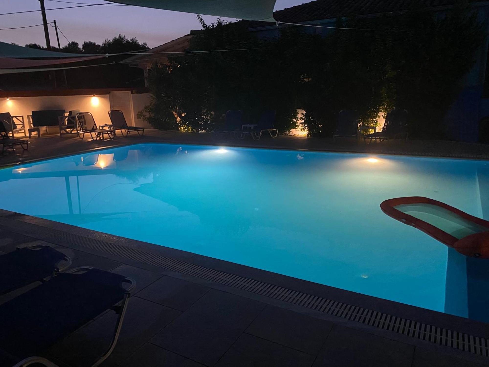 Aparthotel Polyxenis 3*