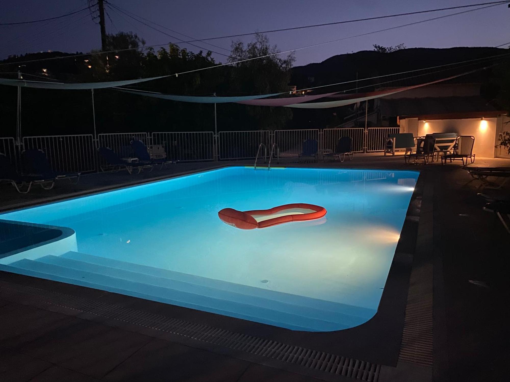 Polyxenis Aparthotel 3*