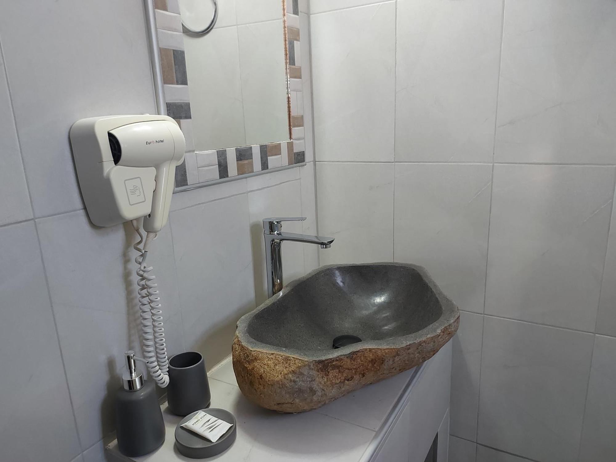 Karlovasi Apartment *