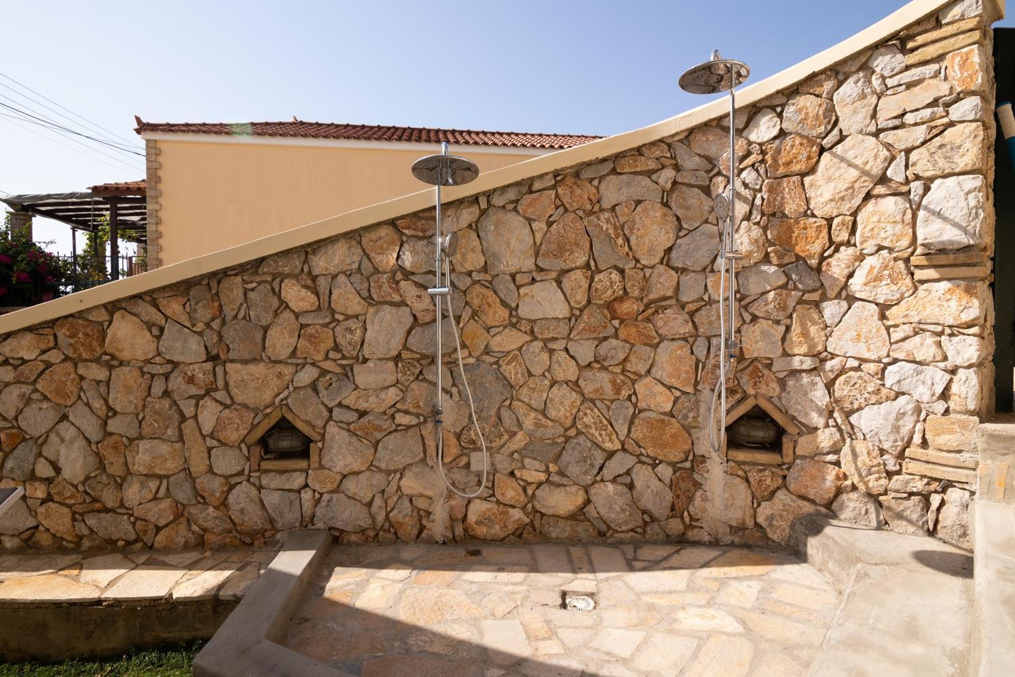 Votsalakia & Luxury Hotel 2*
