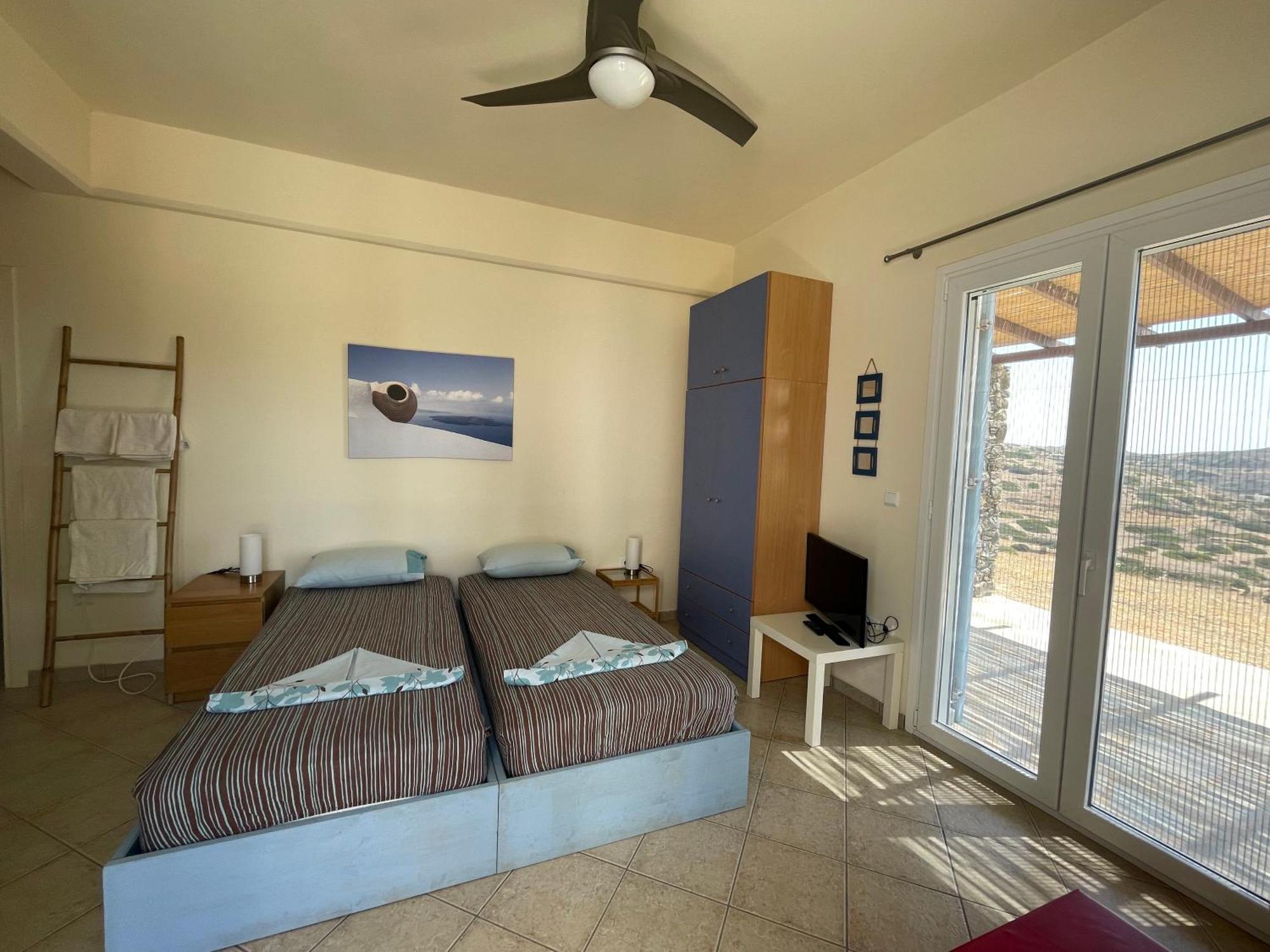 ατελιου * Vari (Syros)