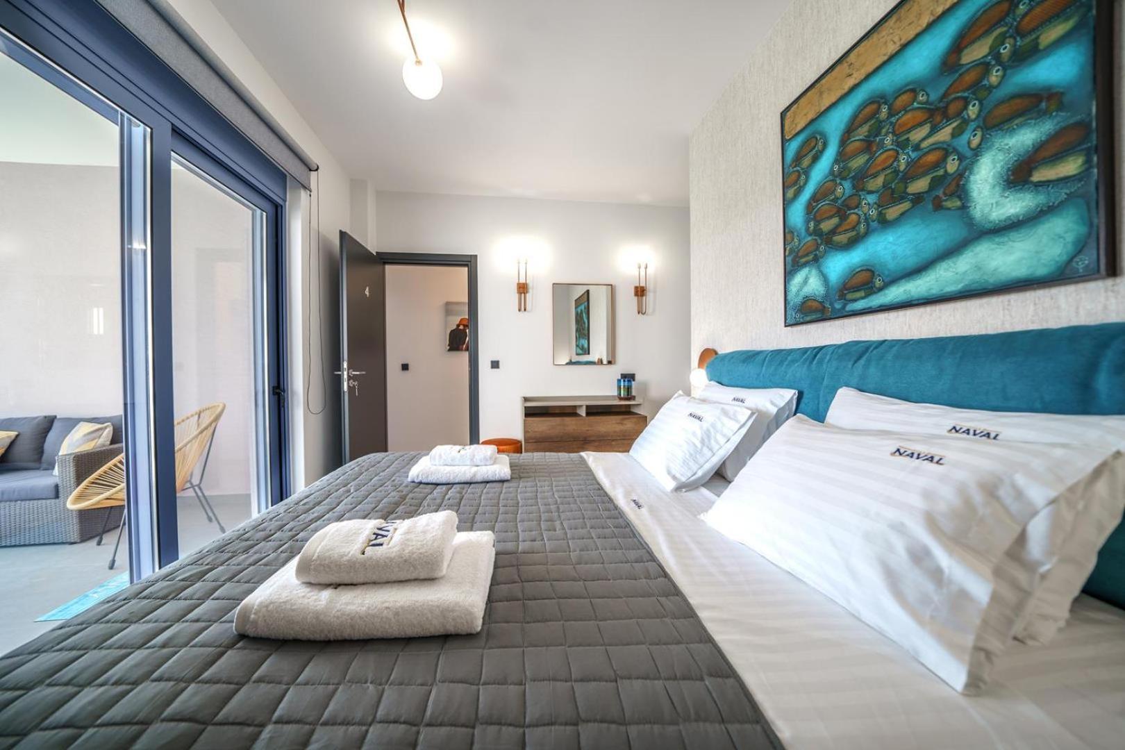 Naval Villa-panoramic With Heated Pool On The Roof
