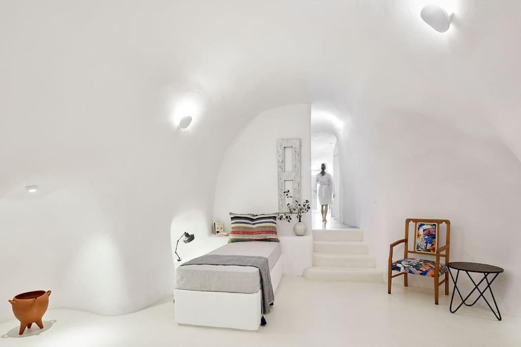 Villa Agalitsa Cave With Garden Courtyard