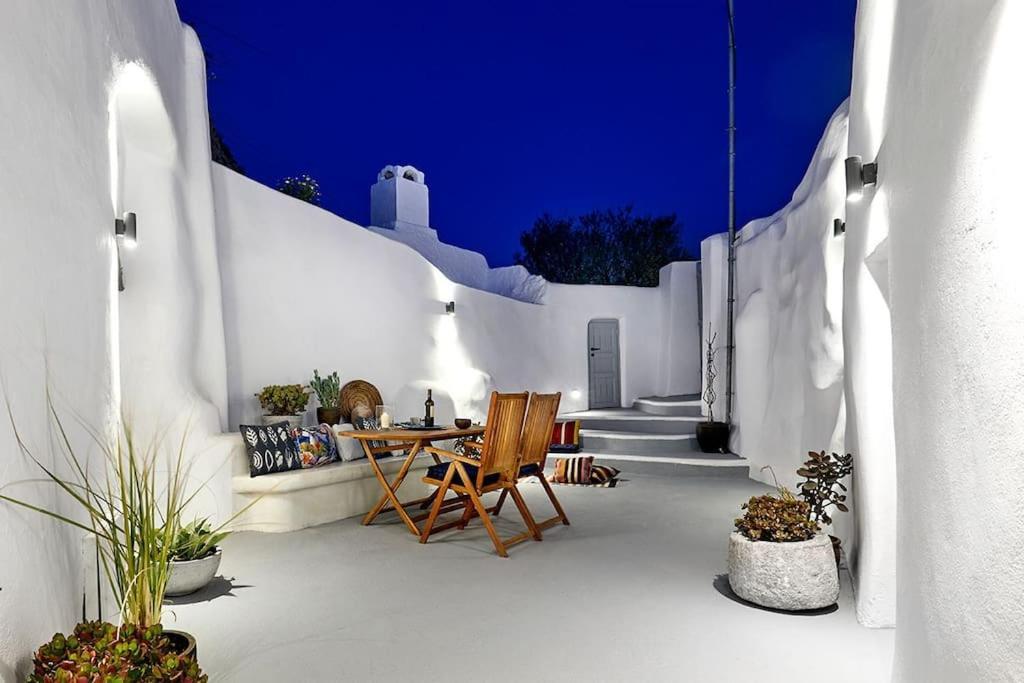 Agalitsa Cave With Garden Courtyard Villa