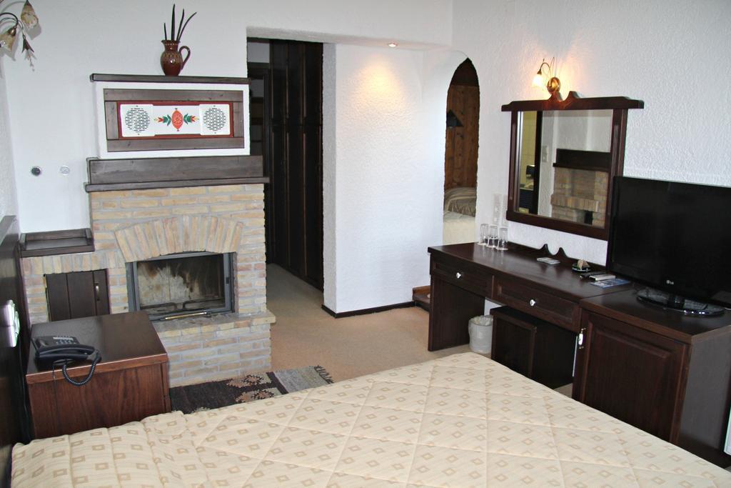 Hotel Taxiarches 3*