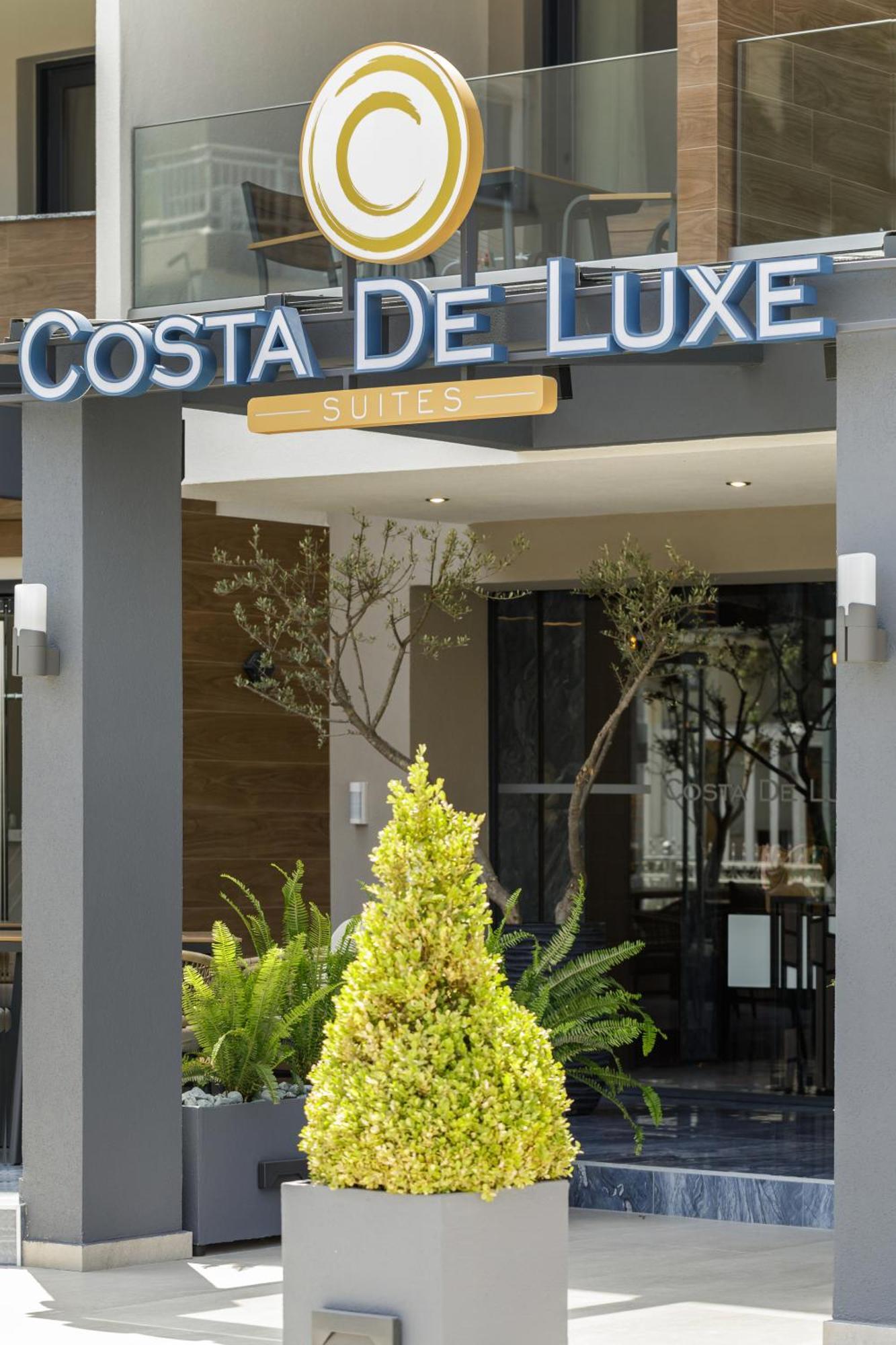 Costa De Luxe *