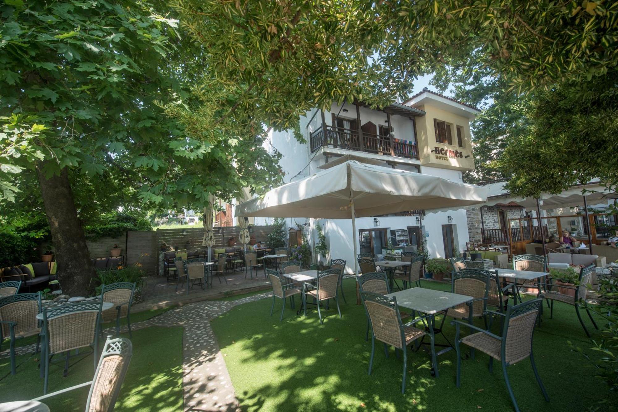Hermes Aparthotel Chorefton