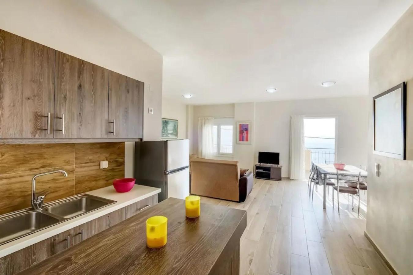 Kleio Apartment *