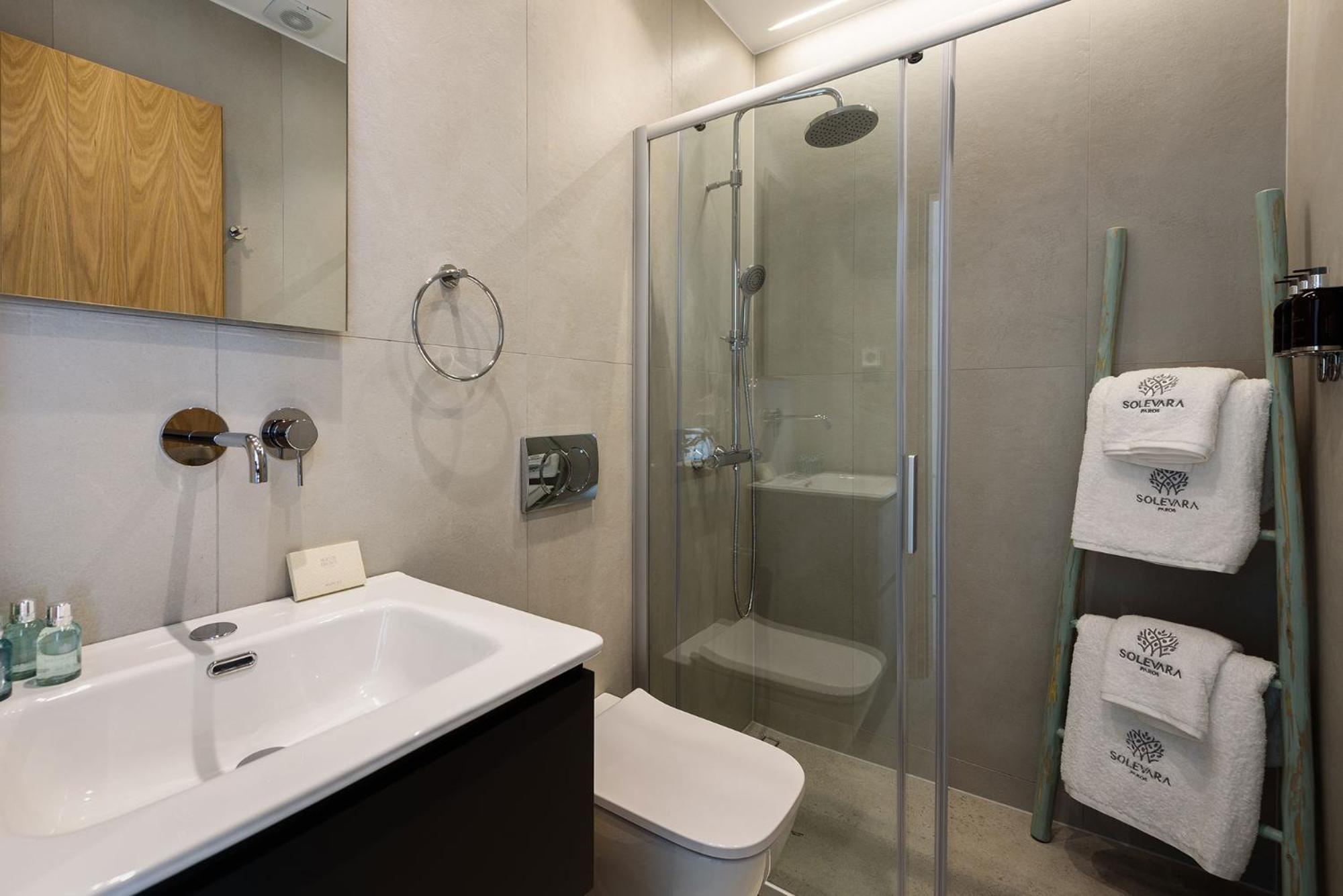 Solevara - Luxury With Infinity Pool, Jacuzzi, Cinema & Luxury Amenities *