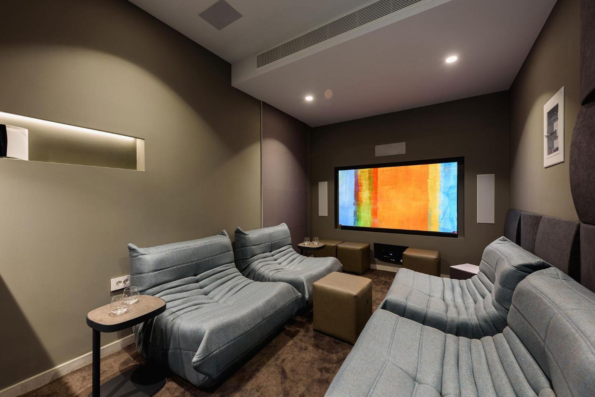 Solevara - Luxury With Infinity Pool, Jacuzzi, Cinema & Luxury Amenities * Aspro Chorio