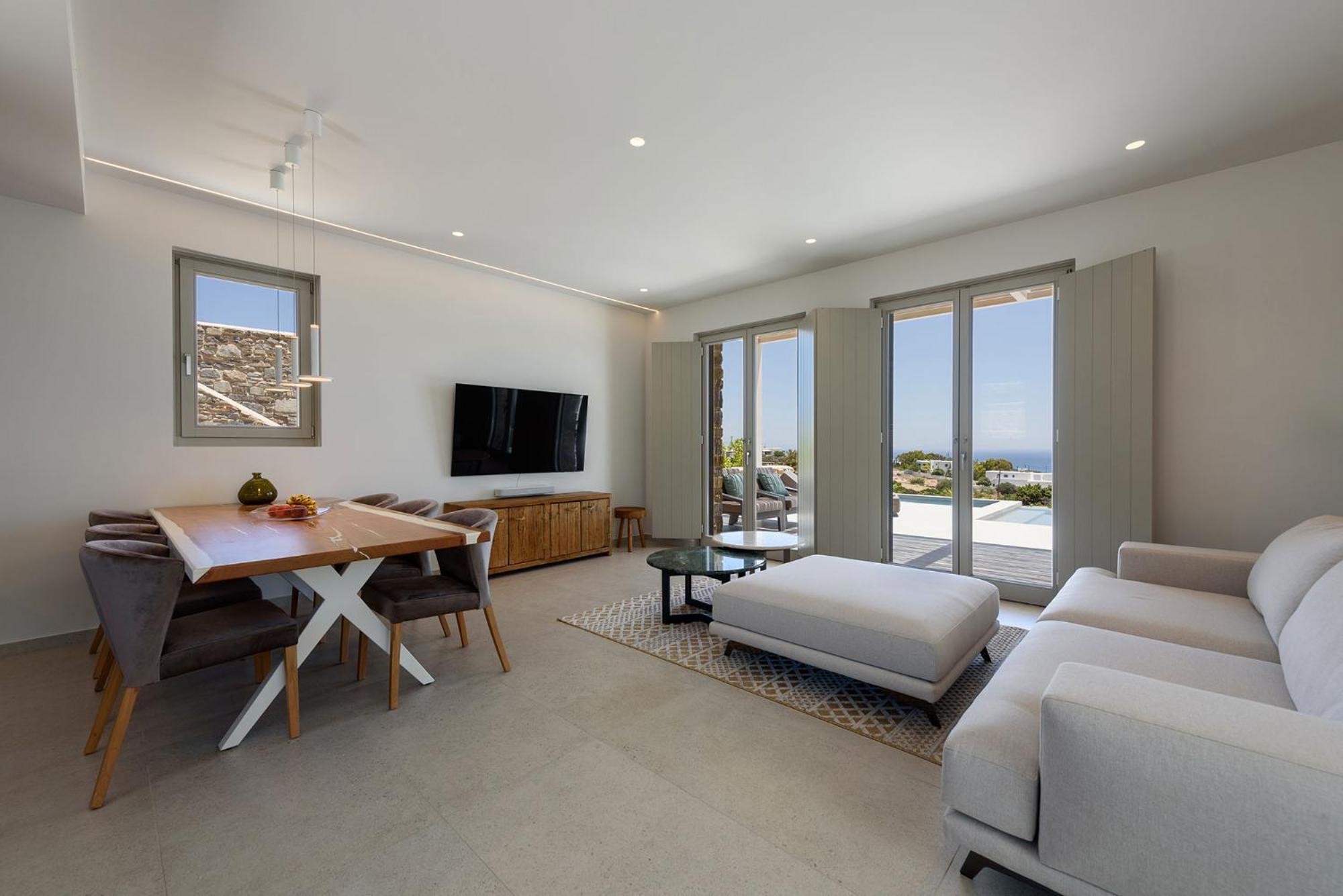Solevara - Luxury With Infinity Pool, Jacuzzi, Cinema & Luxury Amenities Villa