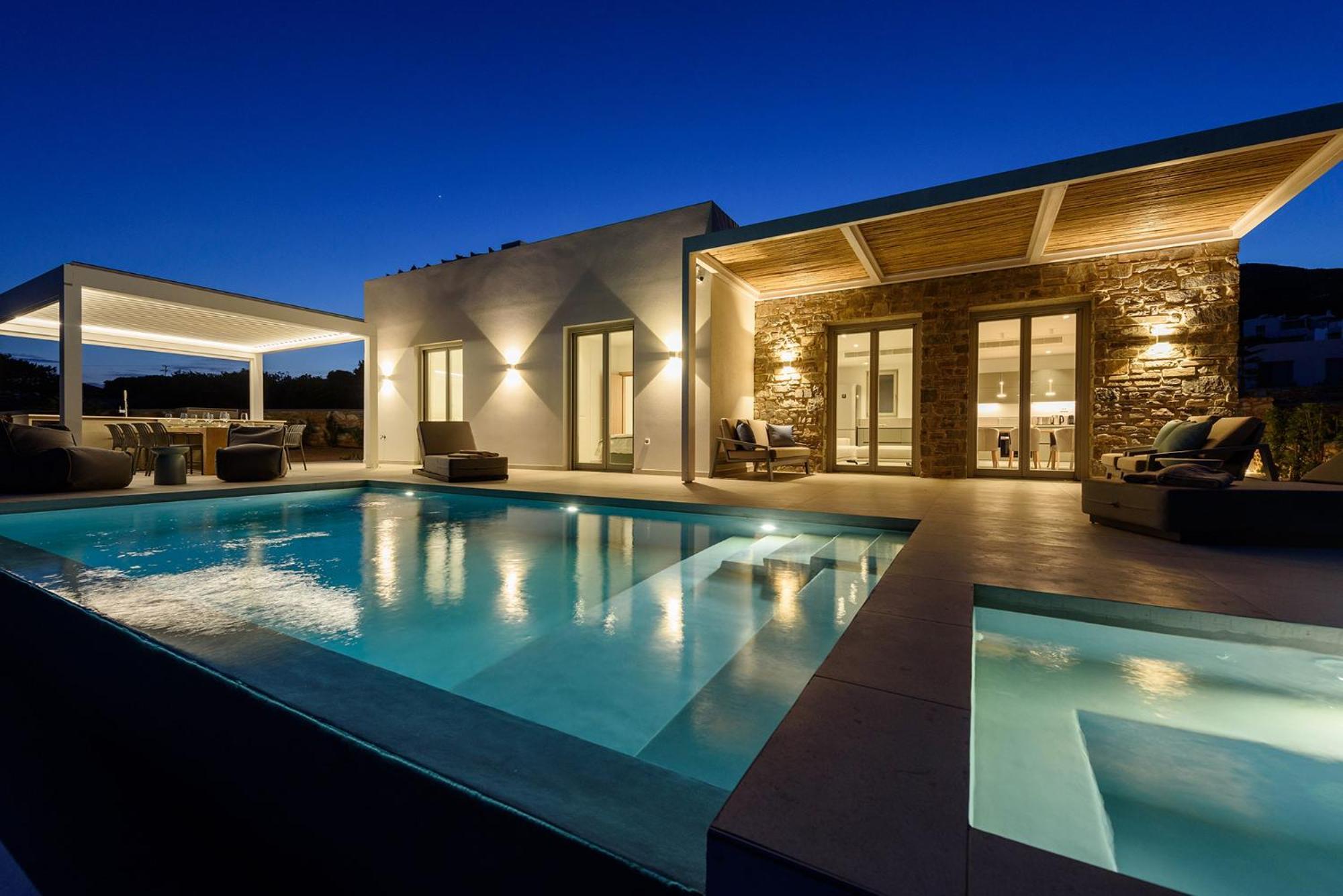 Solevara - Luxury With Infinity Pool, Jacuzzi, Cinema & Luxury Amenities