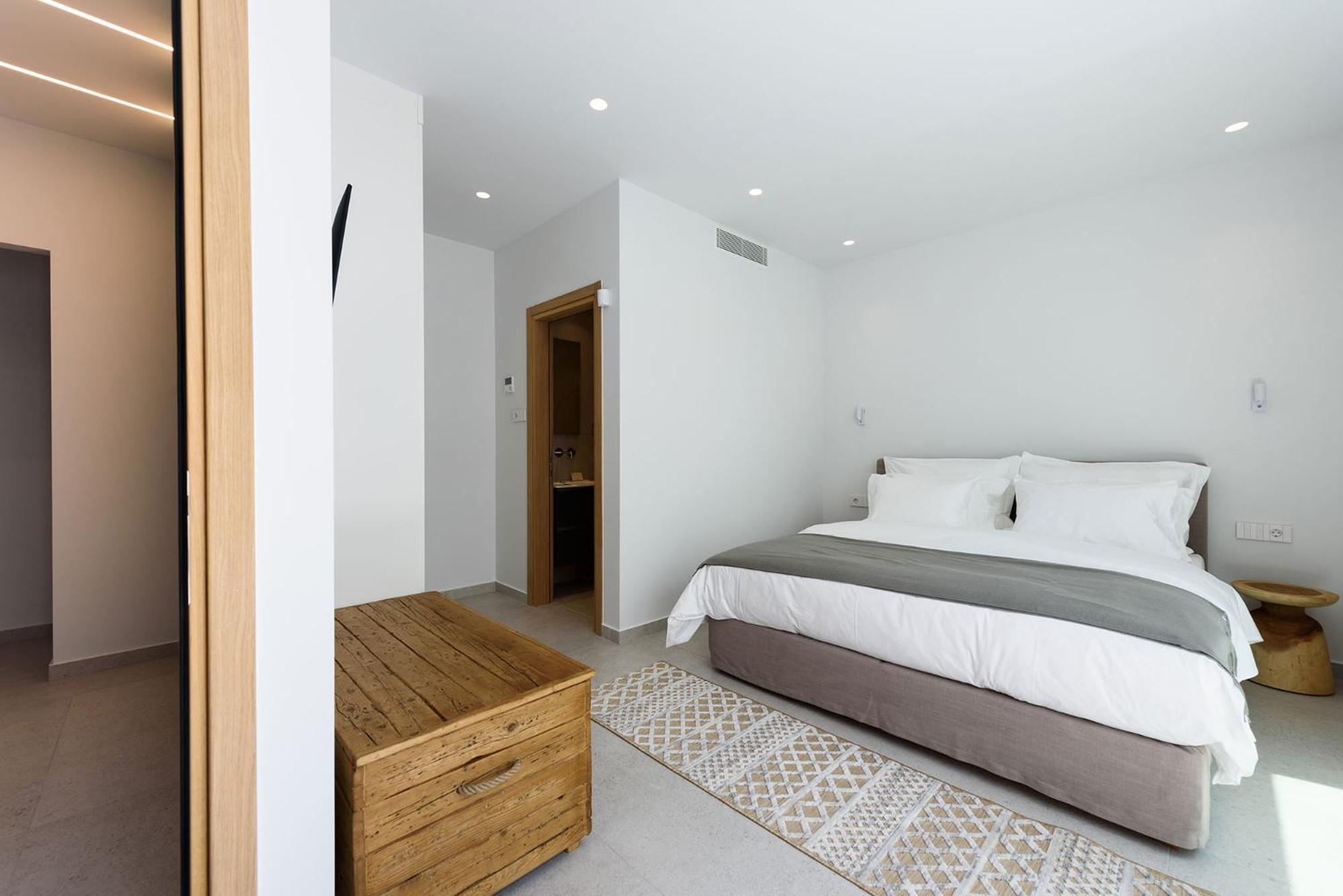 Solevara - Luxury With Infinity Pool, Jacuzzi, Cinema & Luxury Amenities Villa *