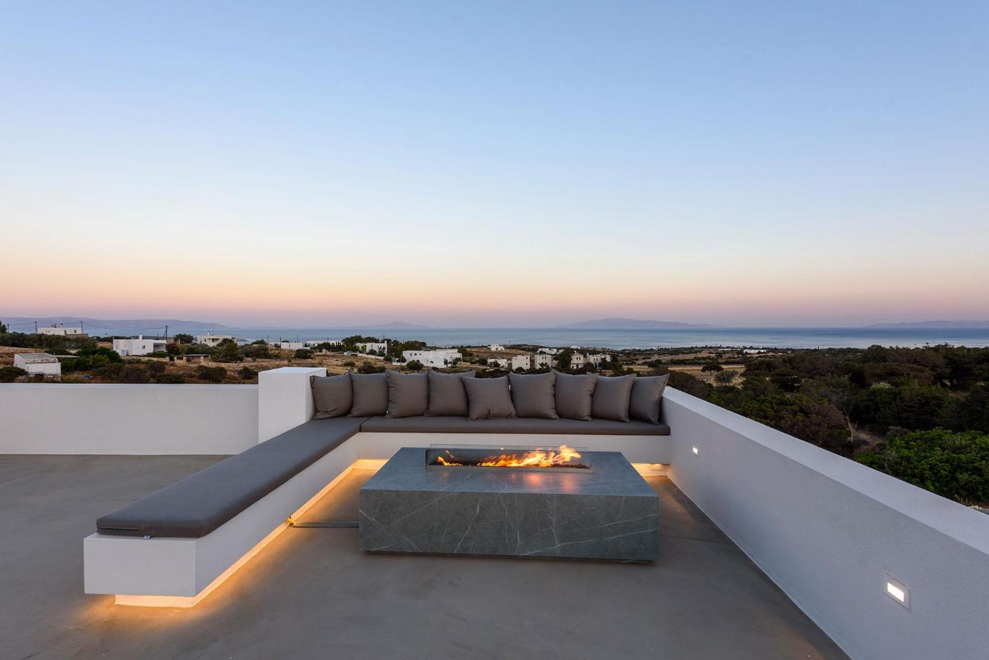 Solevara - Luxury With Infinity Pool, Jacuzzi, Cinema & Luxury Amenities Villa Aspro Chorio
