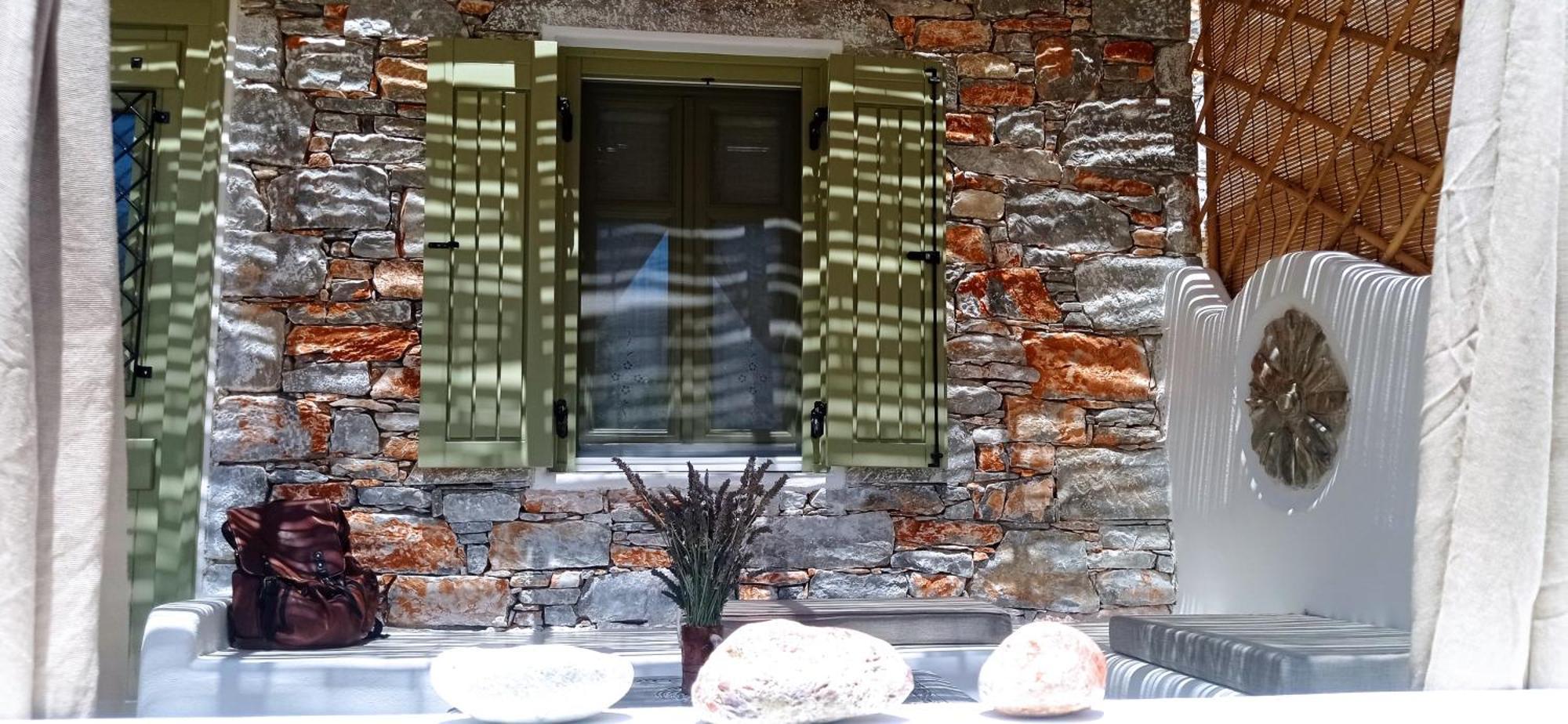 Aliori Art Caves * Aegiali