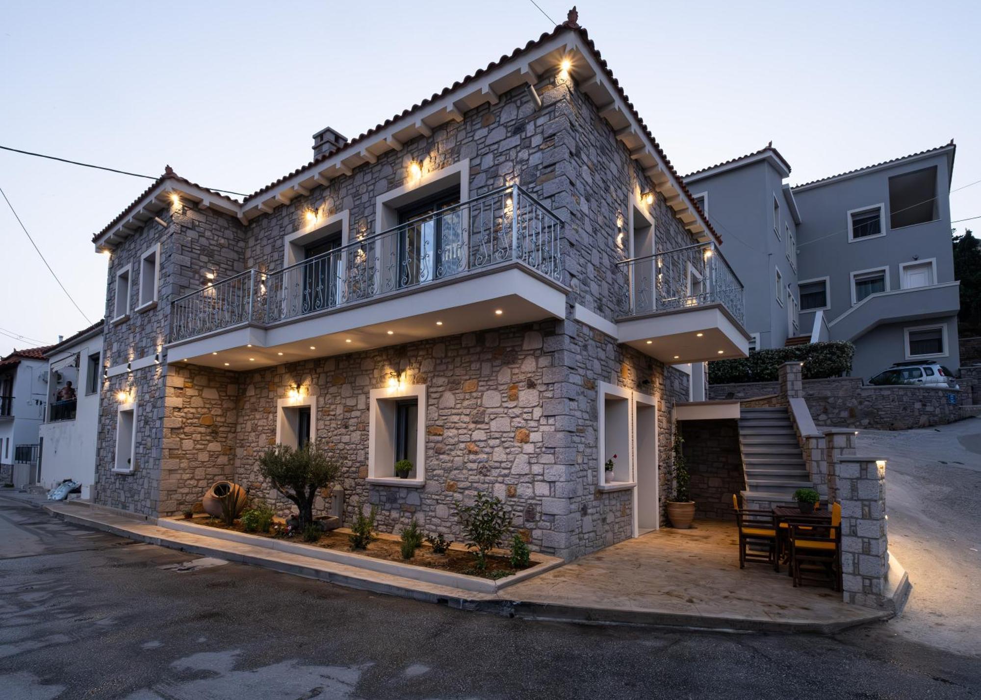 Zeus & Emmanuil Luxury Apartment *
