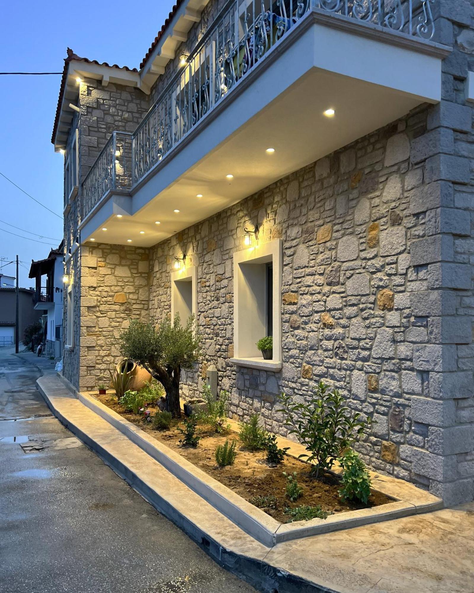 Zeus & Emmanuil Luxury Apartment Myrina