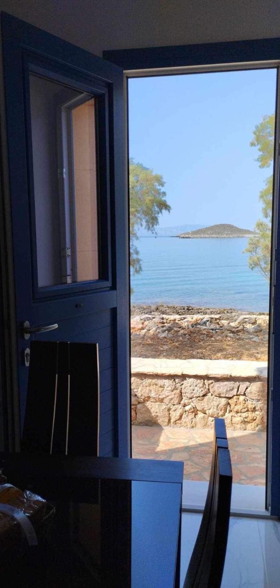 House By The Sea * Diakofti