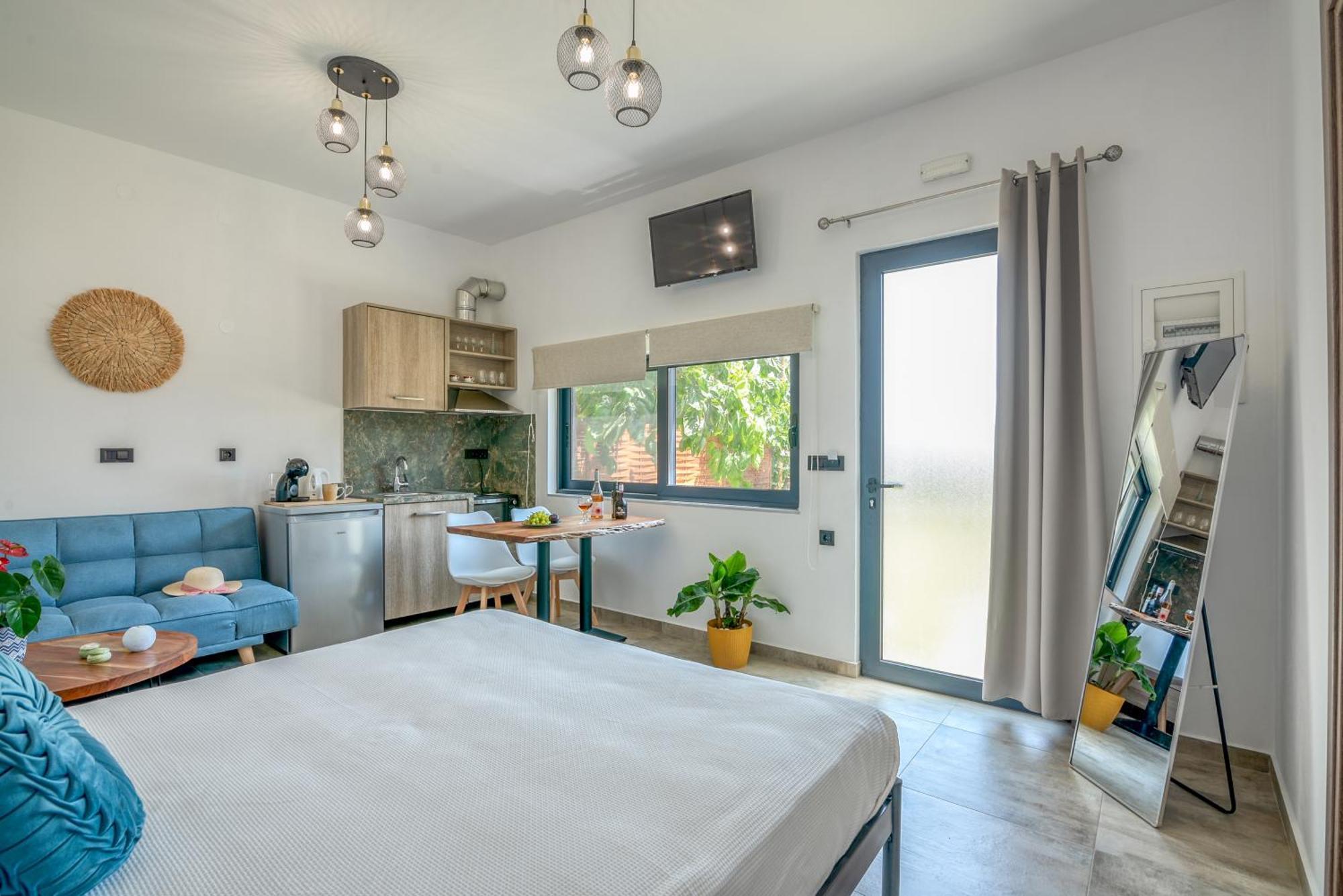 Cavos Luxury Apartment