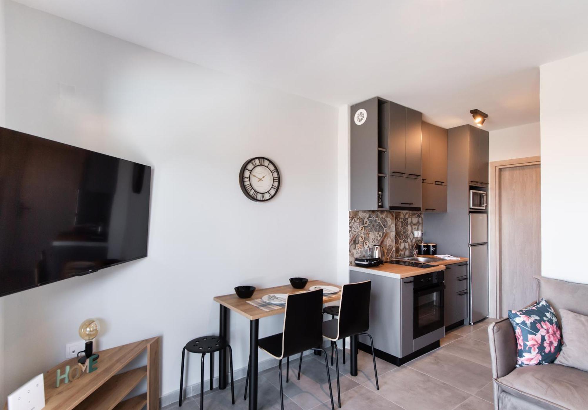 Amaryllis Luxury Apartment Nikiana