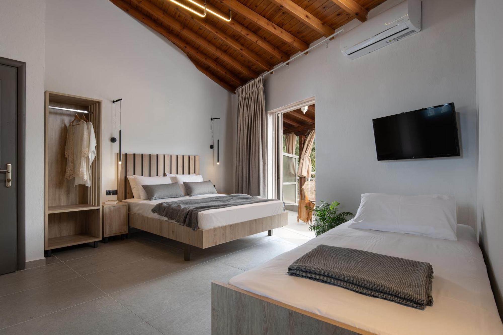 Apartment Erifili At &