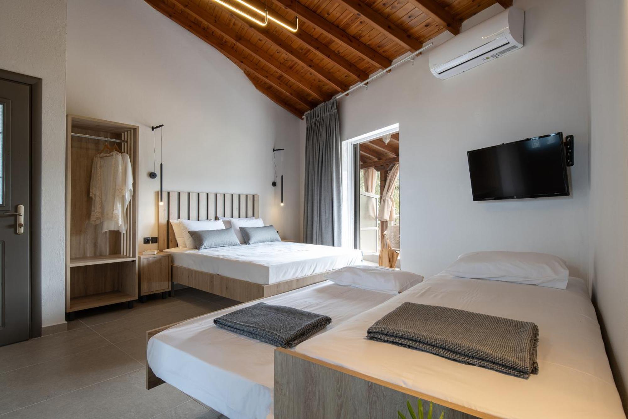 Apartment Erifili At &