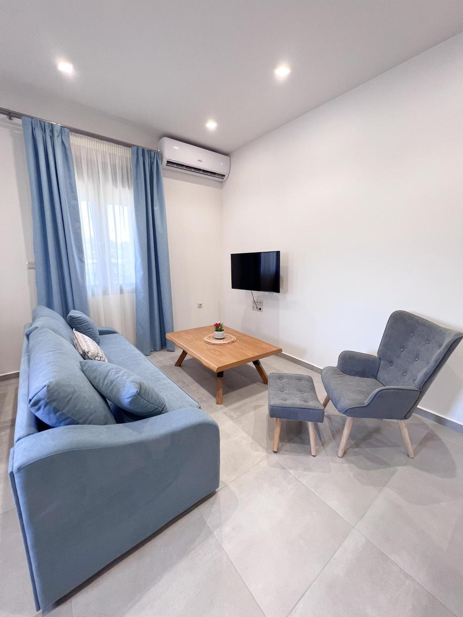 Zeus & Emmanuil Luxury * Myrina