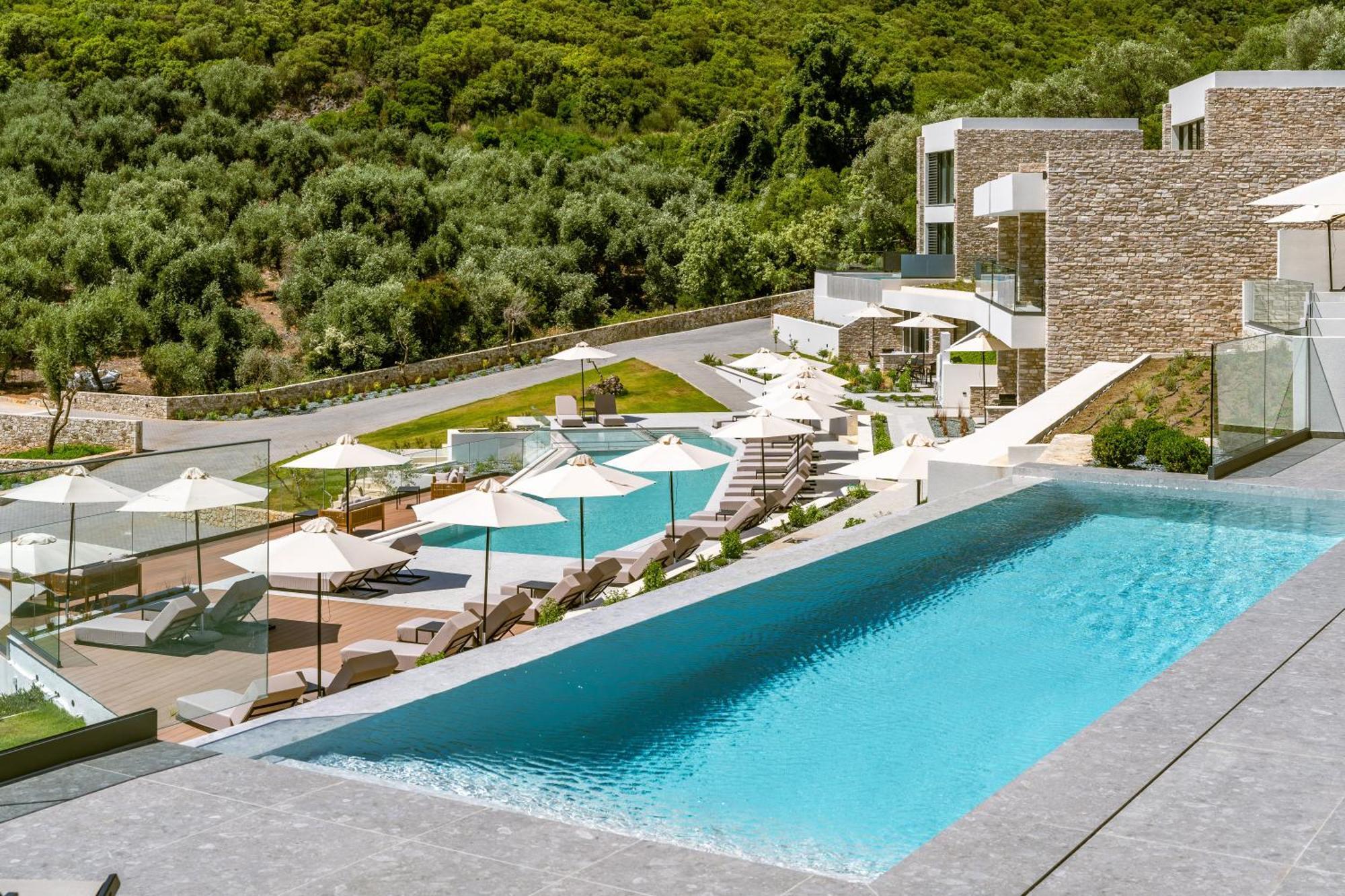 Aparthotel The View Sofas Coastal Retreat *