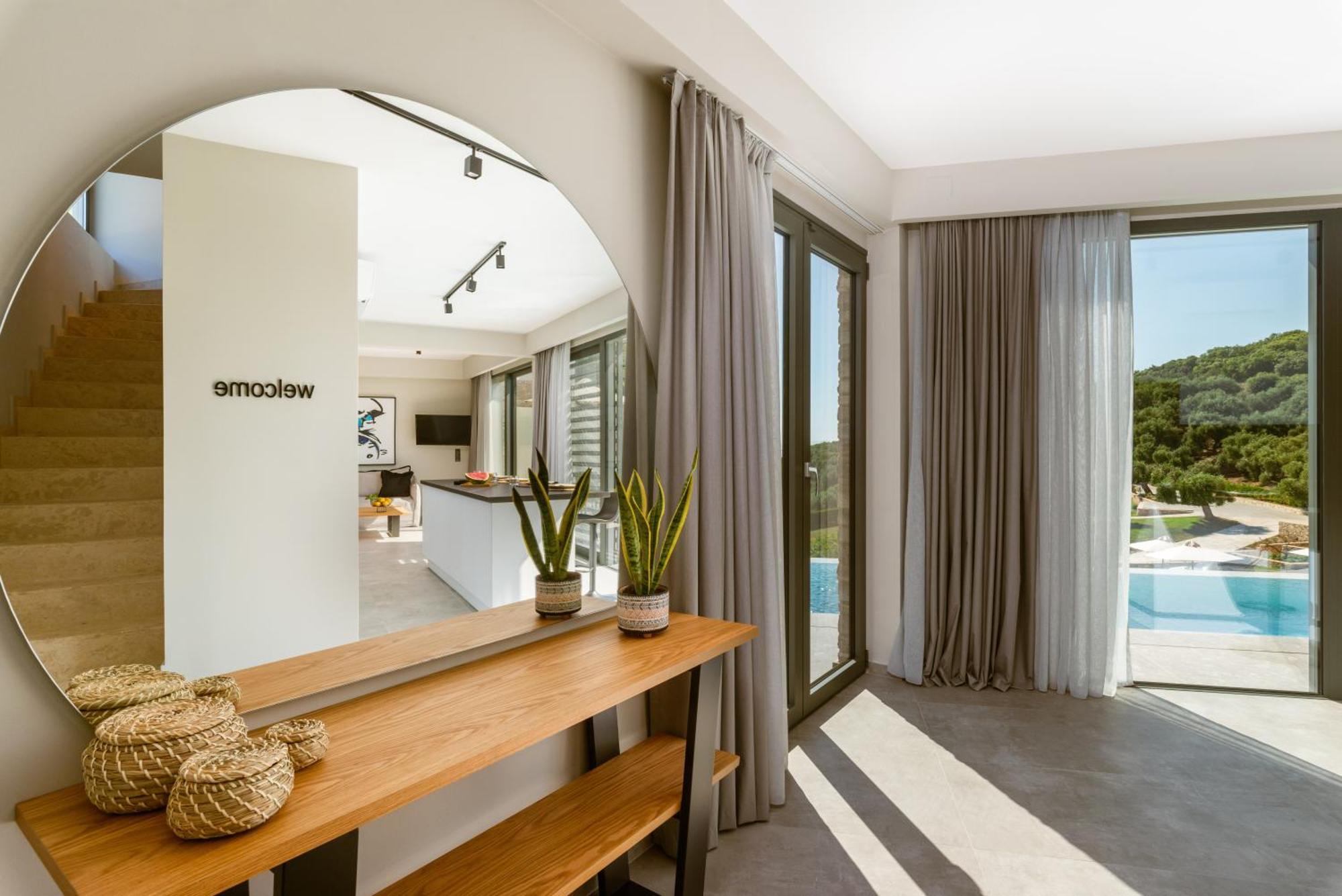 Aparthotel The View Sofas Coastal Retreat *