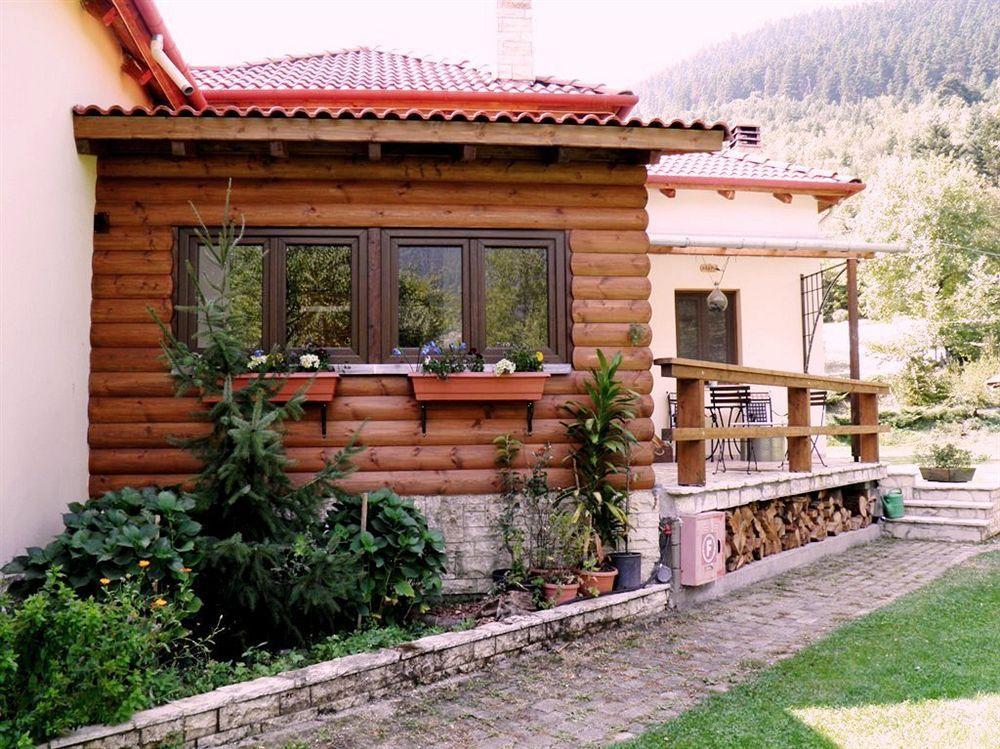 Aparthotel Ninemia And Play Karpenisi