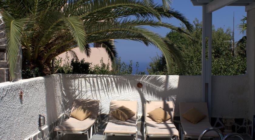 Angels In Hotel Fira (Santorini)
