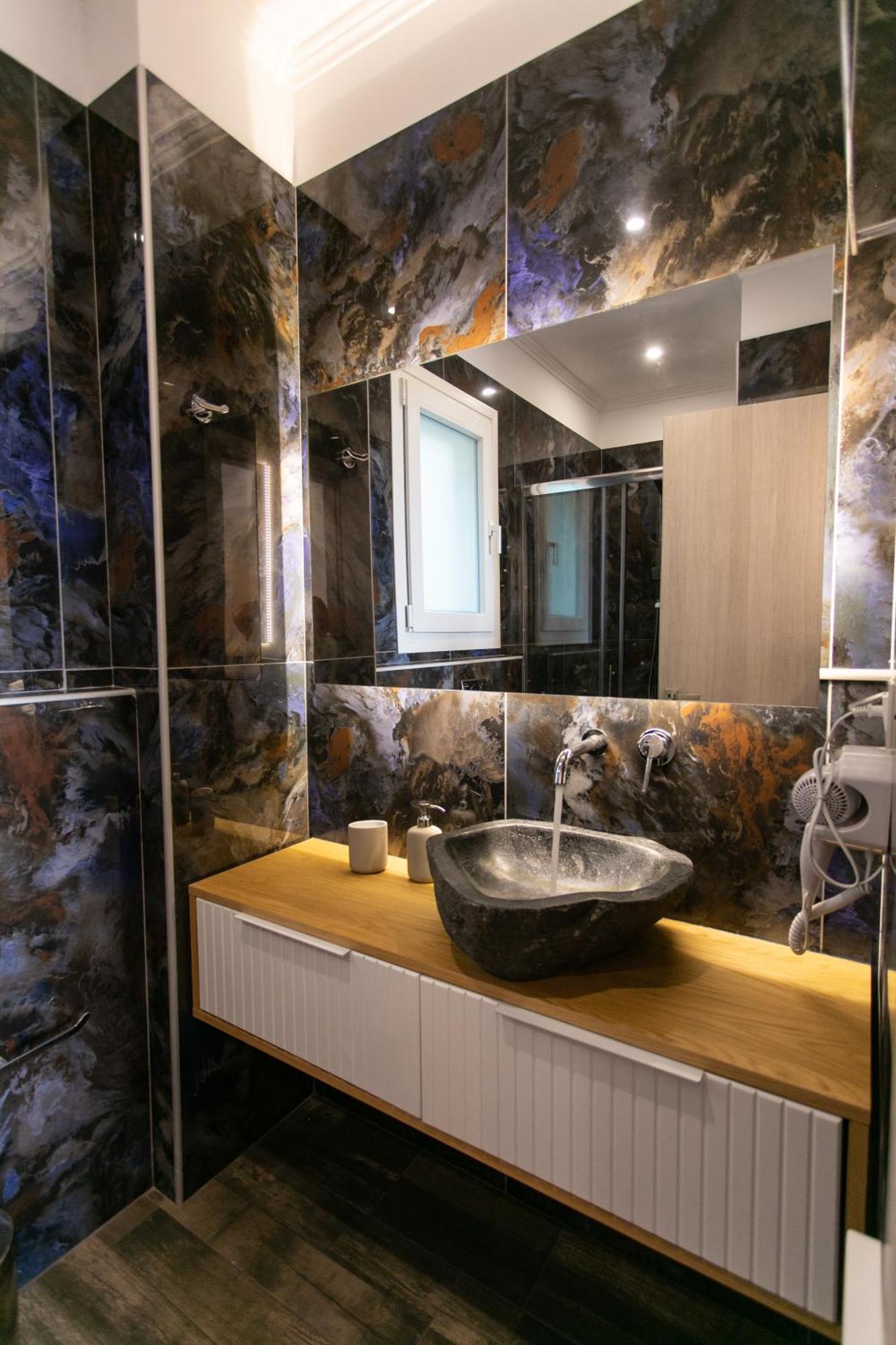 Elais Luxury