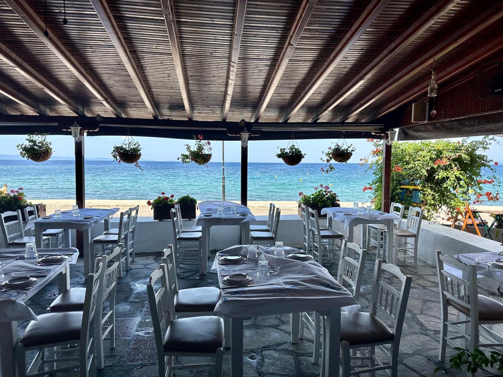 Petrospito By The Sea! Holiday home