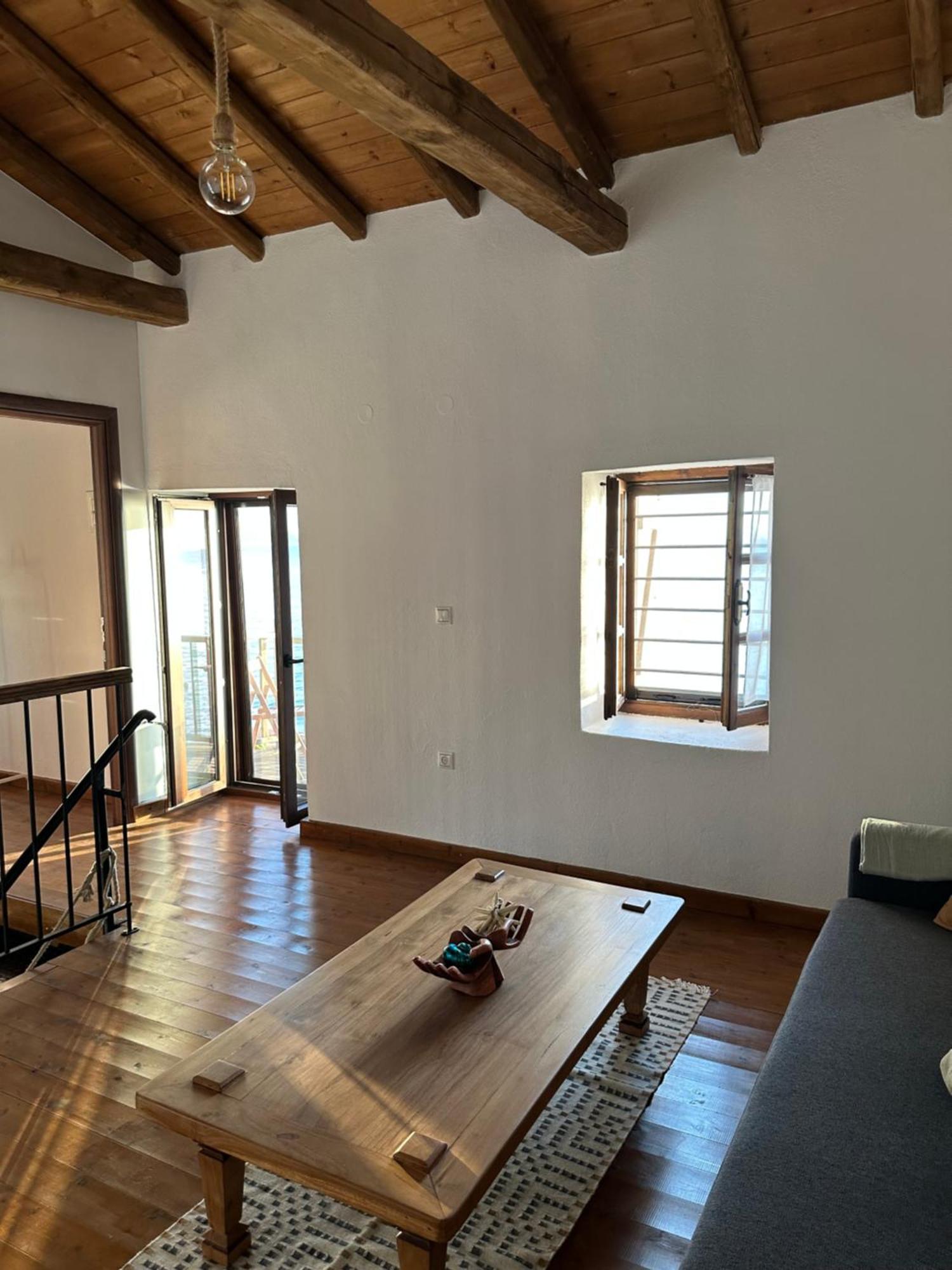 Petrospito By The Sea! Holiday home
