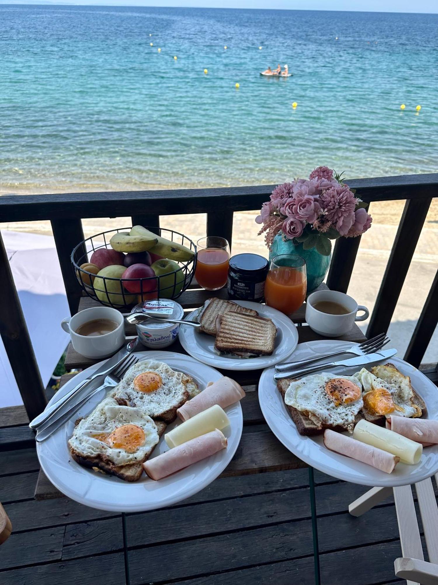 Petrospito By The Sea! Holiday home