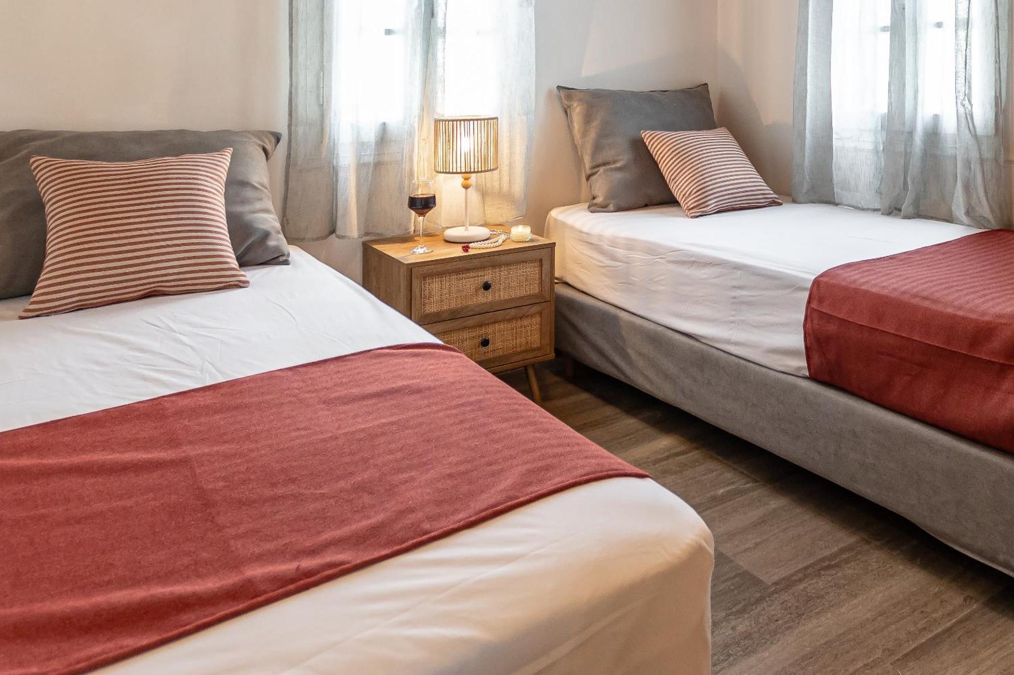 Naxian Queen Luxury & *
